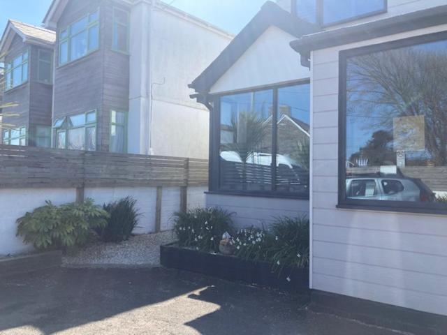 The Salt Box- Lovely Refurbished Annexe, Free Parking, Walk To Porth Beach. Saint Columb Minor Екстер'єр фото